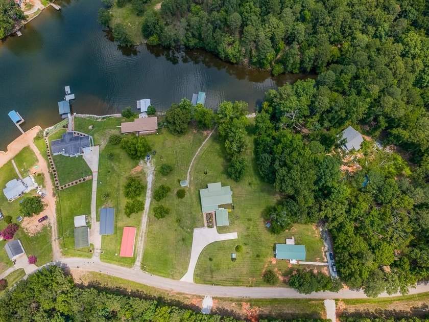 Discover the Lake Greenwood lifestyle in this beautifully - photo 45