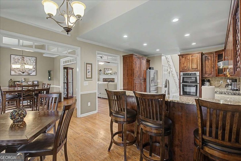 Welcome home to this spacious 5 bedroom, 4.5 bathroom residence - photo 13