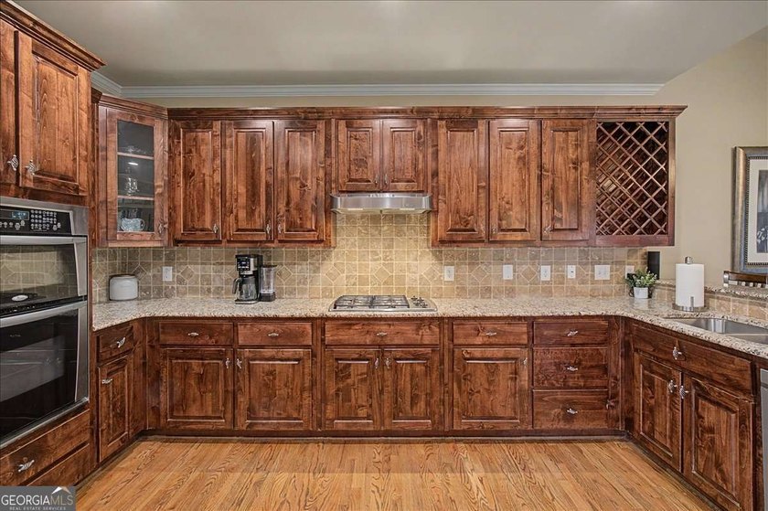 Welcome home to this spacious 5 bedroom, 4.5 bathroom residence - photo 14