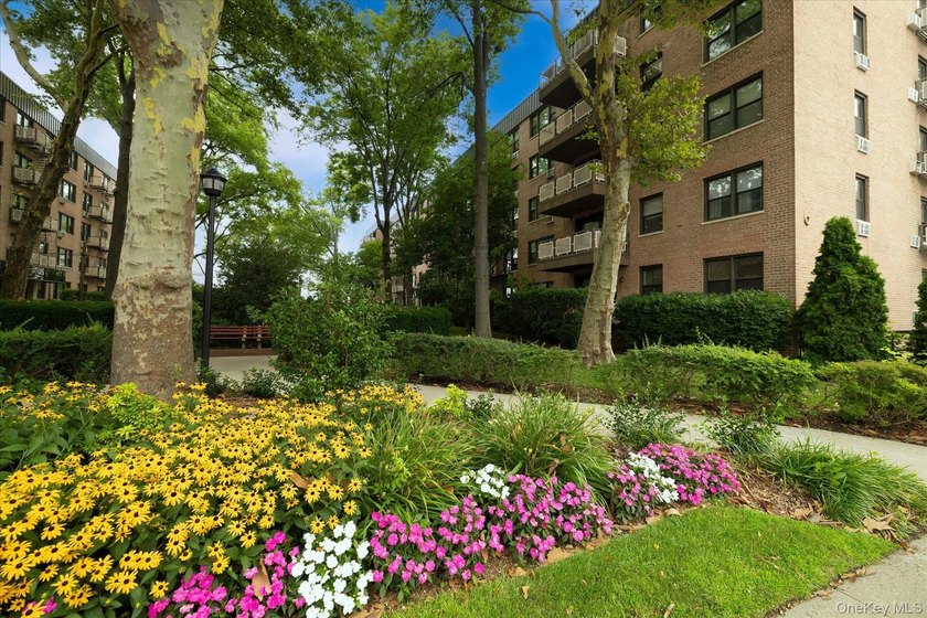 Welcome to this Beautiful, Fully Renovated 1 Bedroom Co-Op with - photo 14