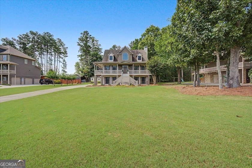 Welcome home to this spacious 5 bedroom, 4.5 bathroom residence - photo 40