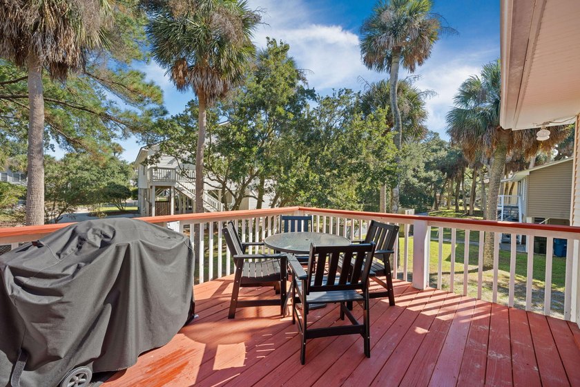 Just a short walk from the sand, this classic Edisto Beach home - photo 31
