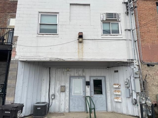 Great opportunity for a downtown commercial building with 3 - photo 2