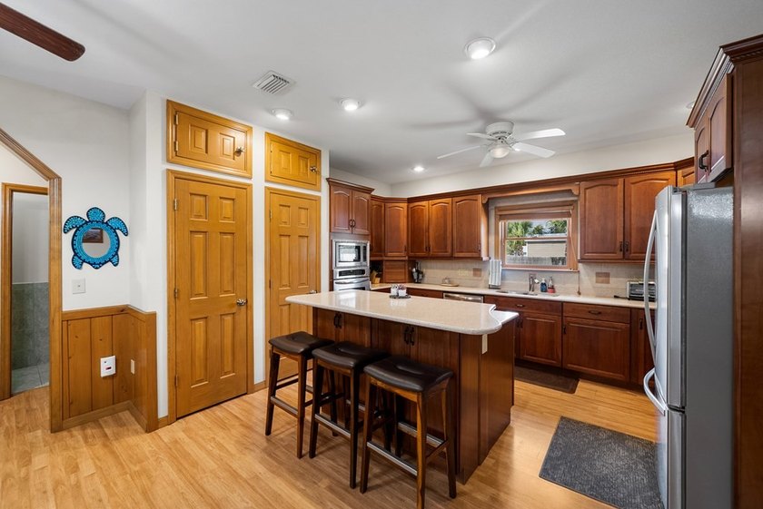 This brick beauty in the heart of Steinhatchee, that's Flood - photo 12