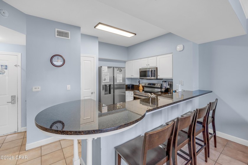 CENTERED VIEWS. DEEDED PARKING. GULF-FRONT PRIMARY SUITE. Shores - photo 5