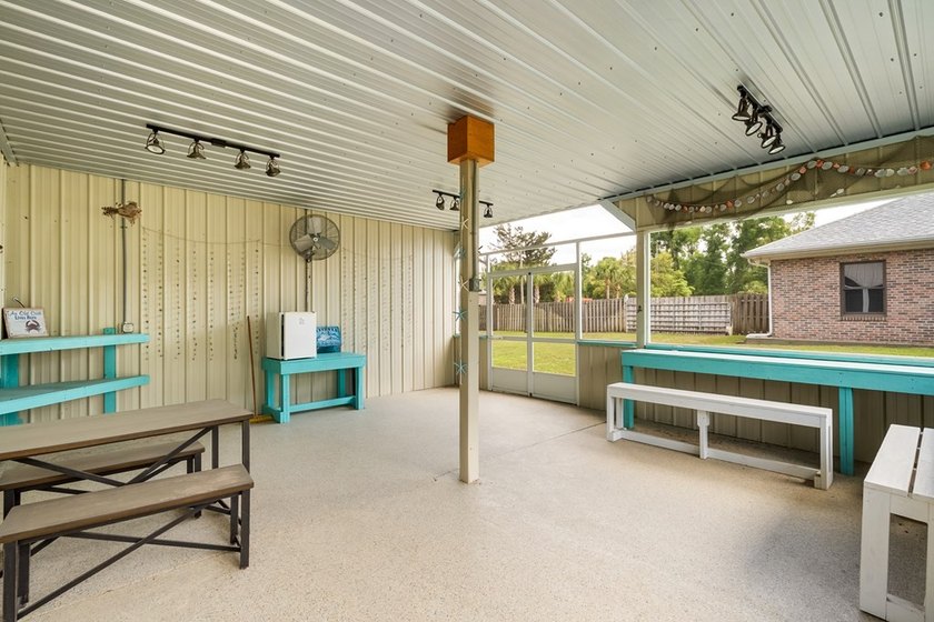 This brick beauty in the heart of Steinhatchee, that's Flood - photo 42