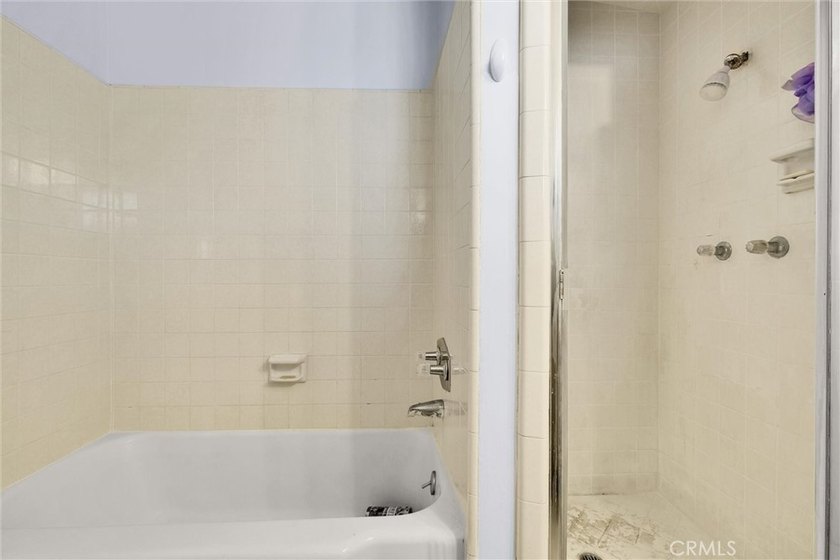 Location, location, location! Welcome to this beautifully - photo 25