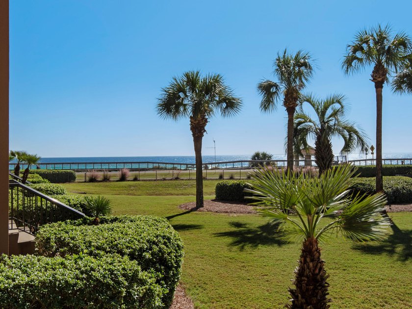 Perfect location with unobstructed gulf views and private steps - photo 8