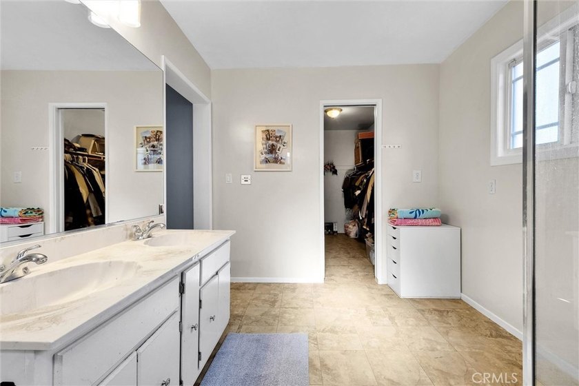 Location, location, location! Welcome to this beautifully - photo 30
