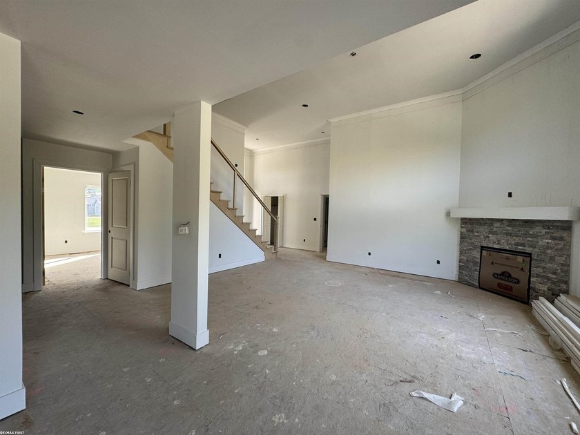 Welcome to this beautiful split level in Mallard Pond backing up - photo 8