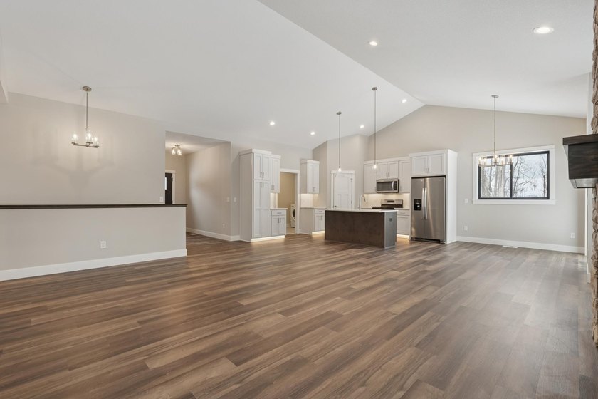 Private 2.2 Acre Retreat! Welcome to this serene 3-bedroom, 2 - photo 2