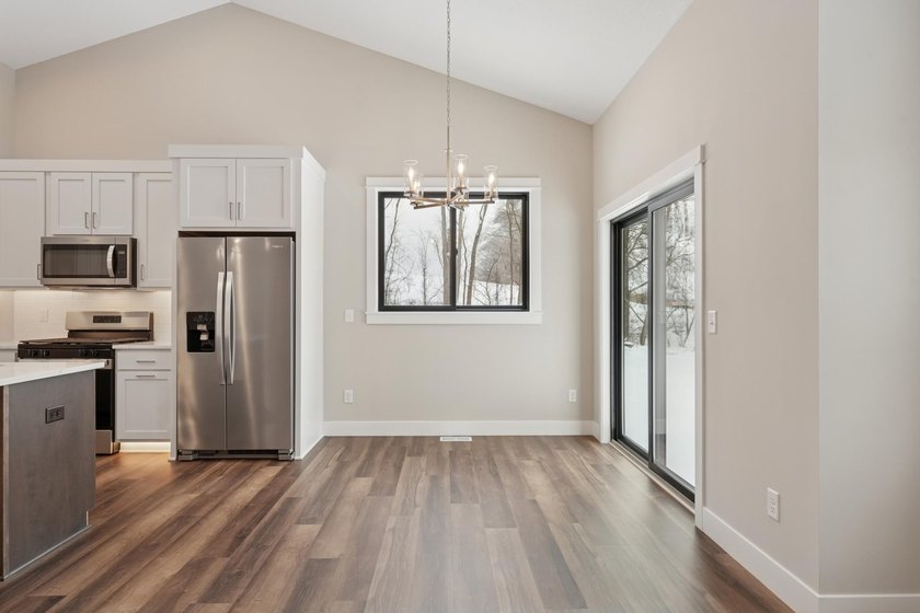 Private 2.2 Acre Retreat! Welcome to this serene 3-bedroom, 2 - photo 8
