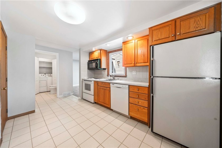 Welcome to 118 Queensboro Rd in Irondequoit - a beautifully - photo 11