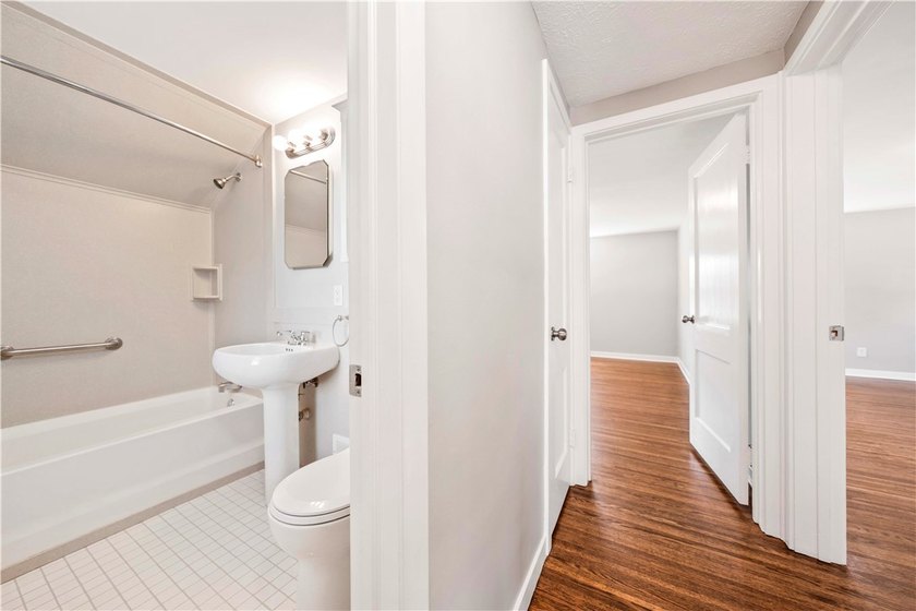 Welcome to 118 Queensboro Rd in Irondequoit - a beautifully - photo 20