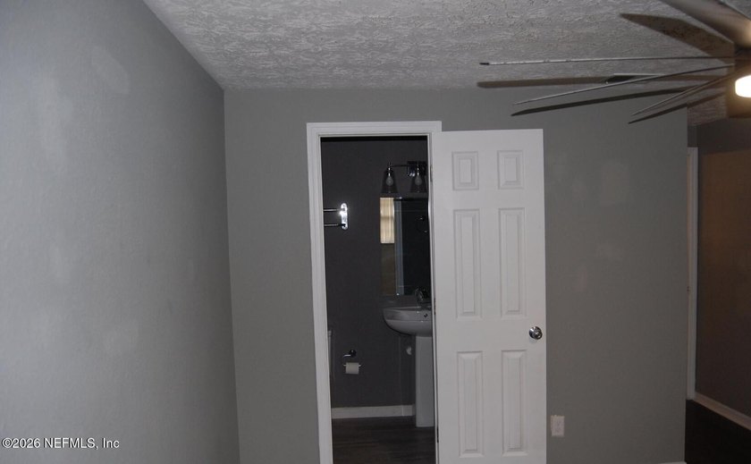 Step into this cozy 3-bedroom, 3-bathroom home nestled in a - photo 22