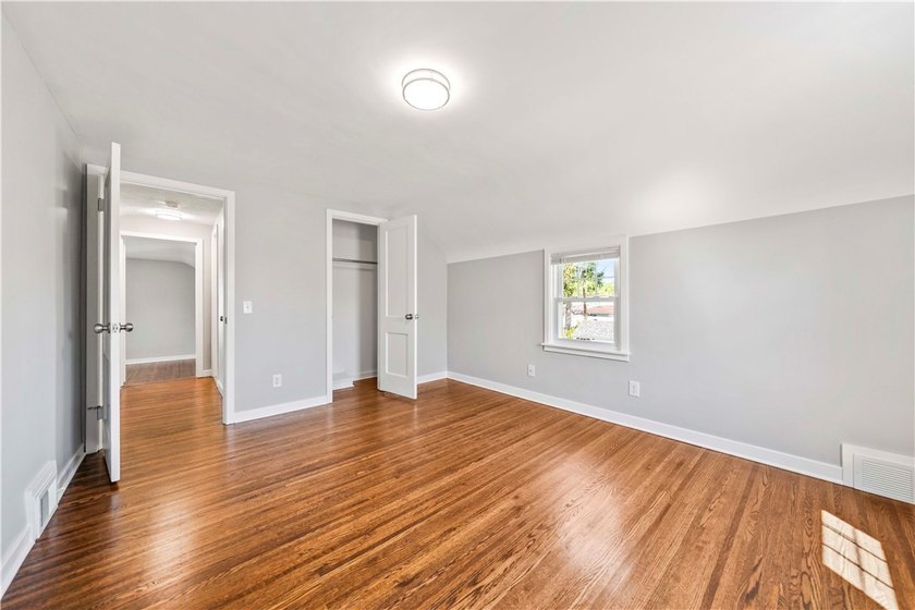 Welcome to 118 Queensboro Rd in Irondequoit - a beautifully - photo 25