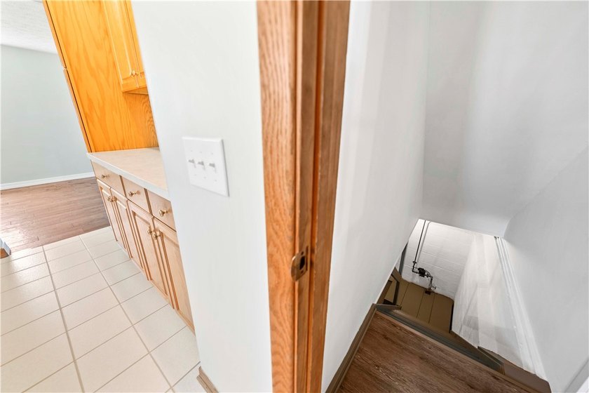Welcome to 118 Queensboro Rd in Irondequoit - a beautifully - photo 28