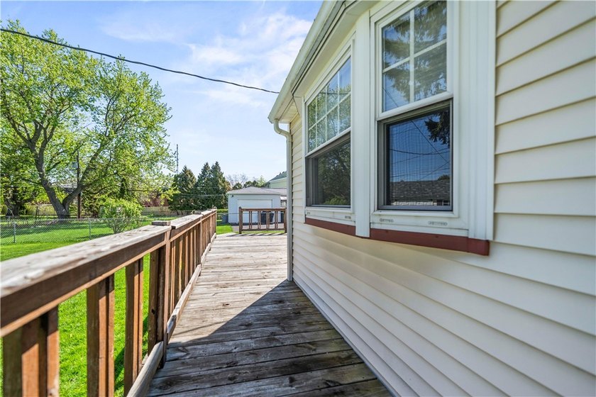 Welcome to 118 Queensboro Rd in Irondequoit - a beautifully - photo 35