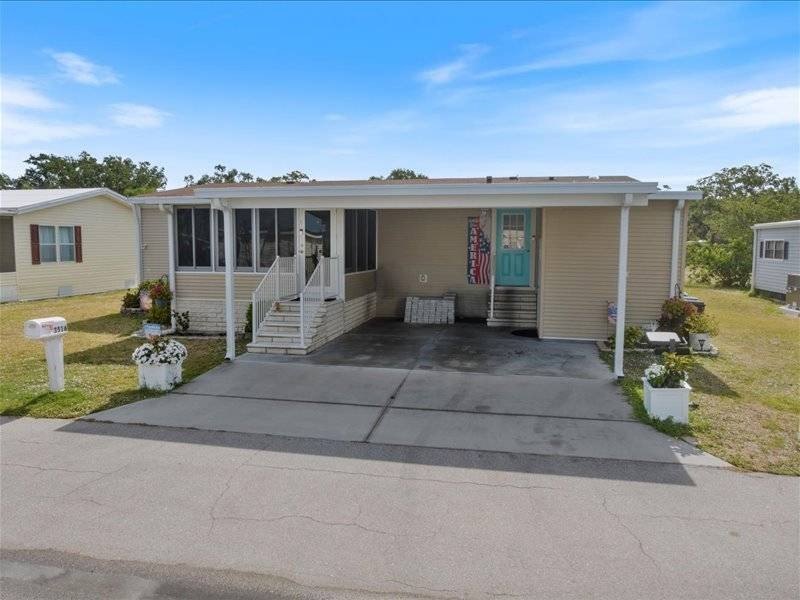 BEAUTIFUL PALM HARBOR 3/2 IN WINDS OF ST. ARMANDS! Welcome to - photo 3