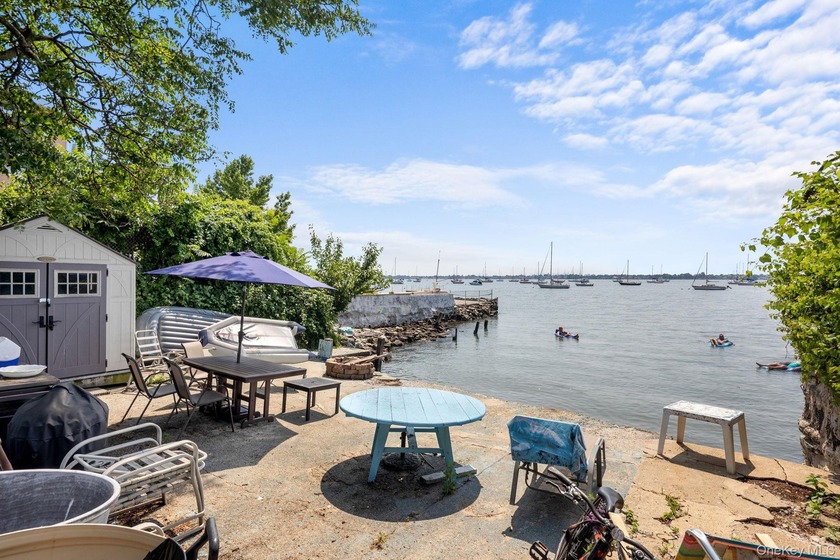 HIGH-YIELD INVESTMENT PROPERTY - THREE (3) UNITS / bungalows in - photo 4