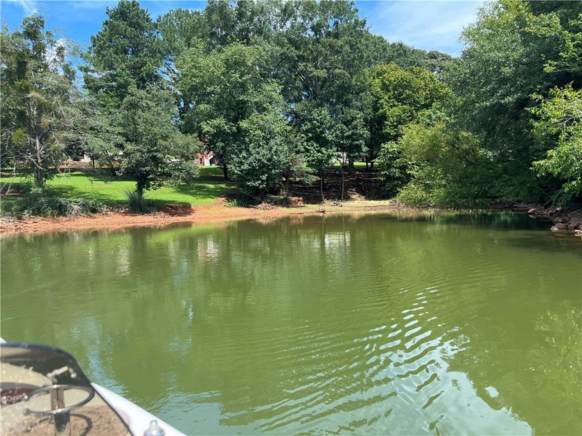 LAKE HARTWELL 1 mile from Clemson Blvd off of Brown Rd in - photo 5