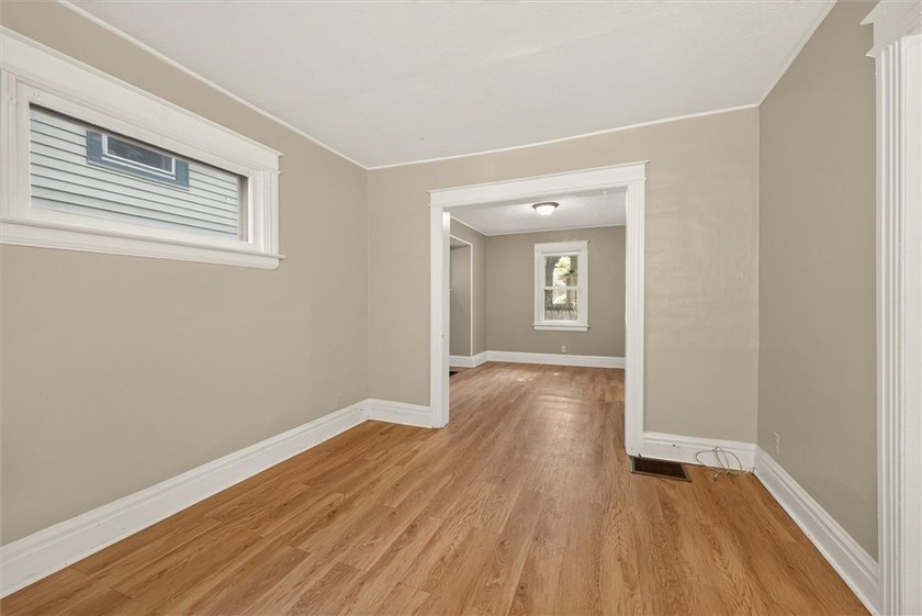 NEW TEAR OFF ROOF '26 &amp; UPDATED KITCHEN. This 916 SF Colonial - photo 8