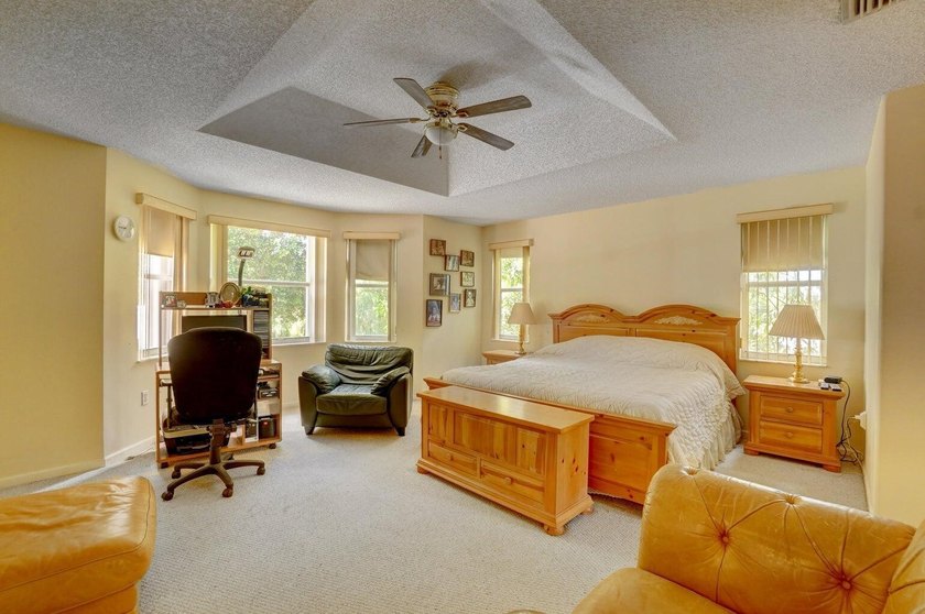 Welcome to this spacious 2-story single-family residence in - photo 19