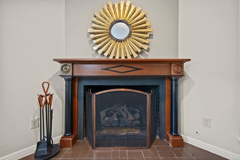 Discover a masterpiece in the prestigious Harbor Oaks community - photo 16