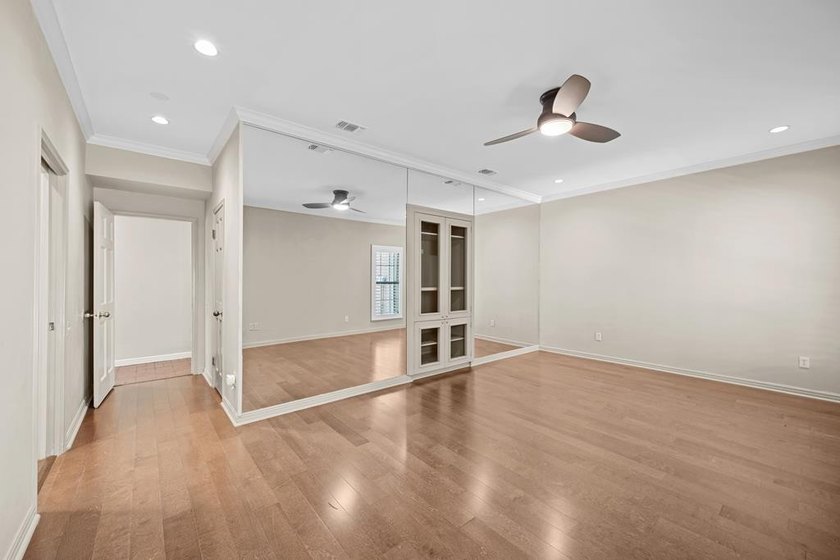 Discover a masterpiece in the prestigious Harbor Oaks community - photo 22