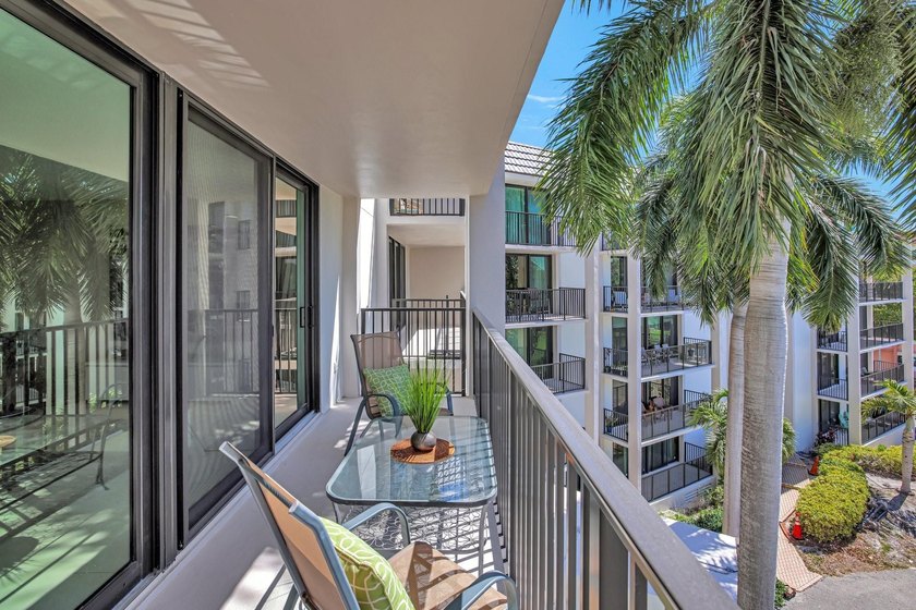 WELCOME to your BOATERS PARADISE! Beautiful South exposure - photo 24