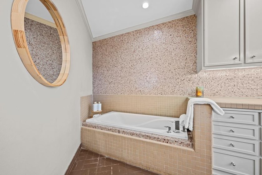 Discover a masterpiece in the prestigious Harbor Oaks community - photo 25