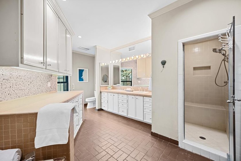 Discover a masterpiece in the prestigious Harbor Oaks community - photo 26