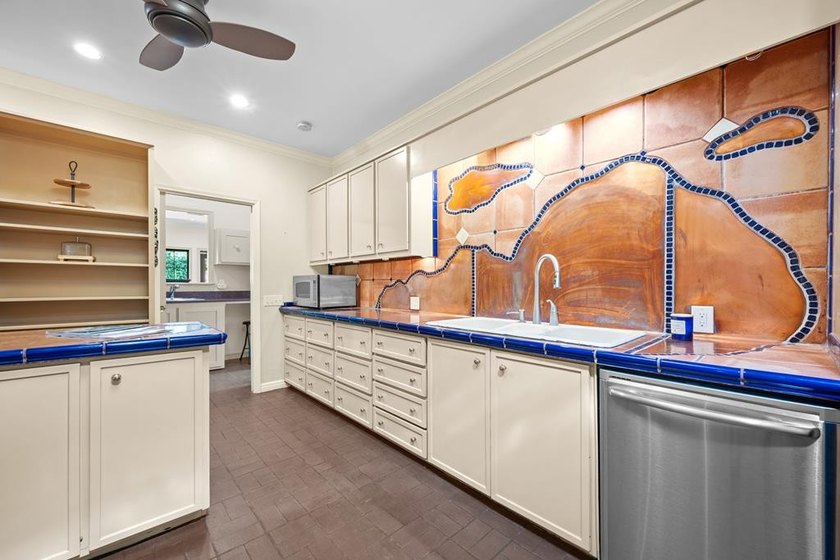 Discover a masterpiece in the prestigious Harbor Oaks community - photo 32