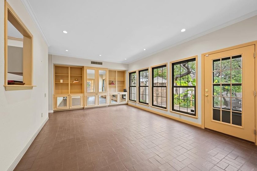 Discover a masterpiece in the prestigious Harbor Oaks community - photo 35