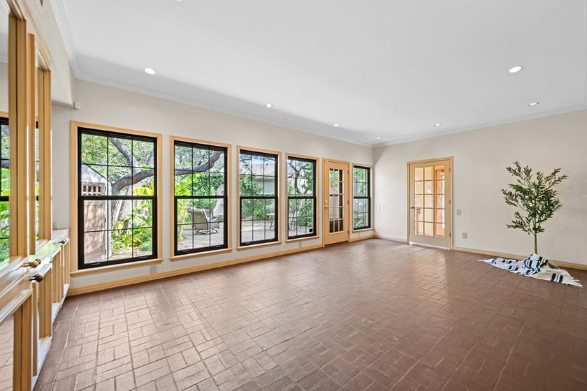 Discover a masterpiece in the prestigious Harbor Oaks community - photo 36