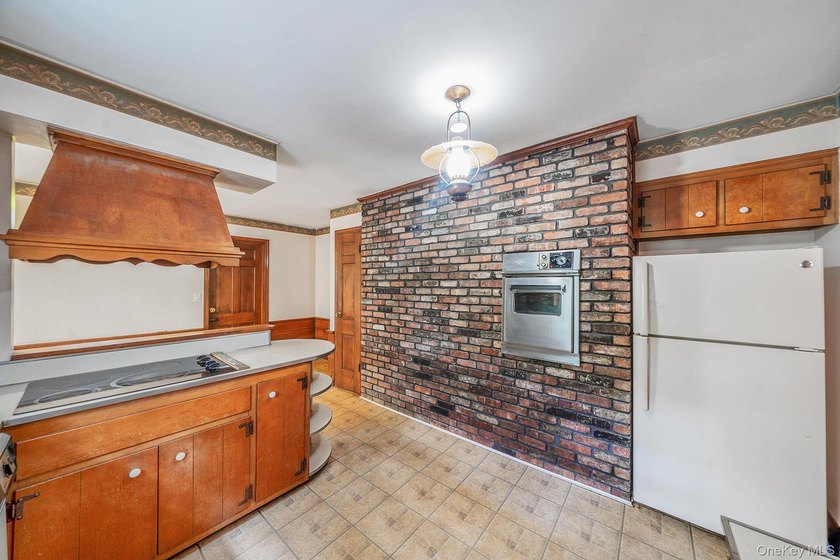Looking for a home with a long island beach lifestyle? This rare - photo 3