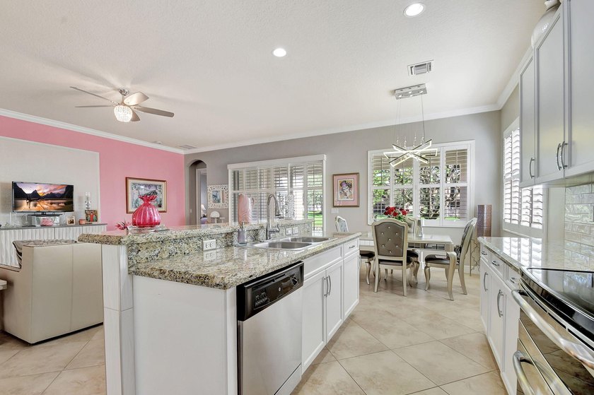 PRICED TO SELL!! Newer home in the community! 4 BR, 3 BA home - photo 12