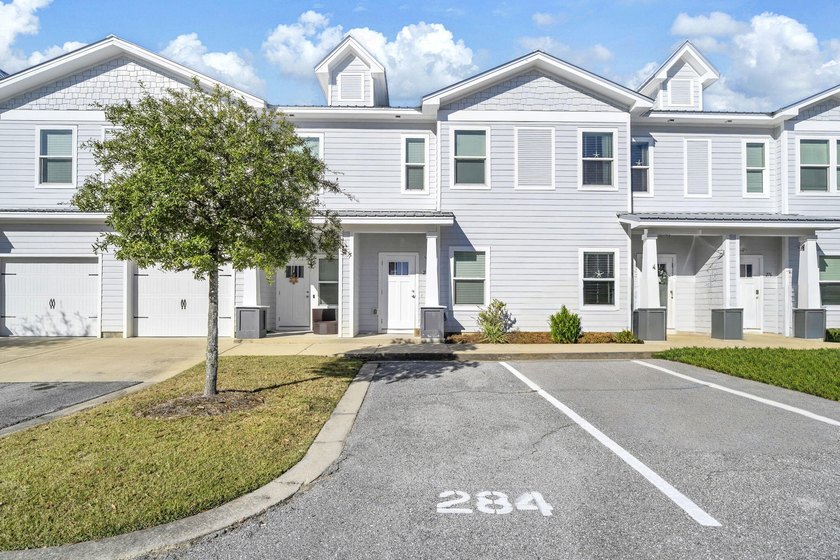 Affordable 3BR / 2.5 BA open floor plan that backs up to the - photo 5