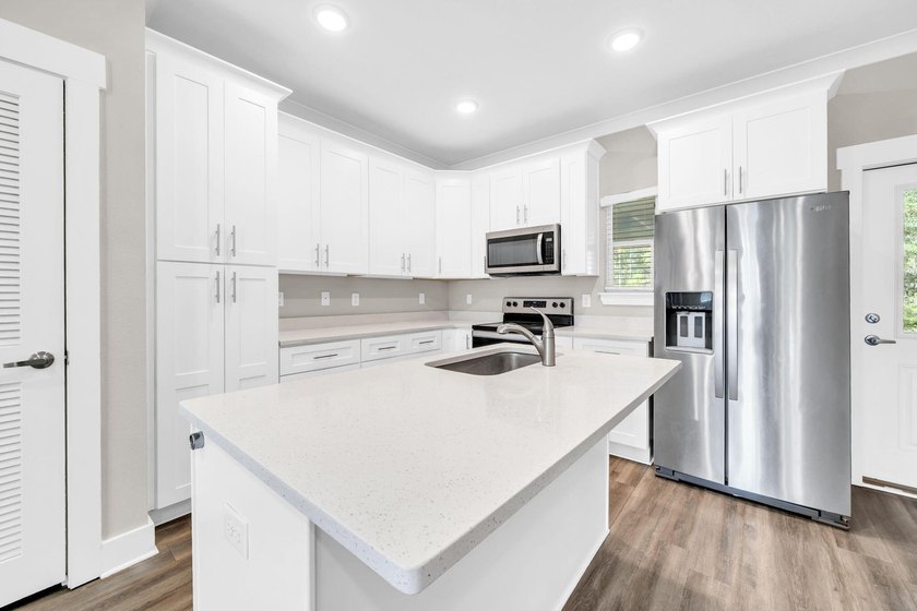 Affordable 3BR / 2.5 BA open floor plan that backs up to the - photo 10