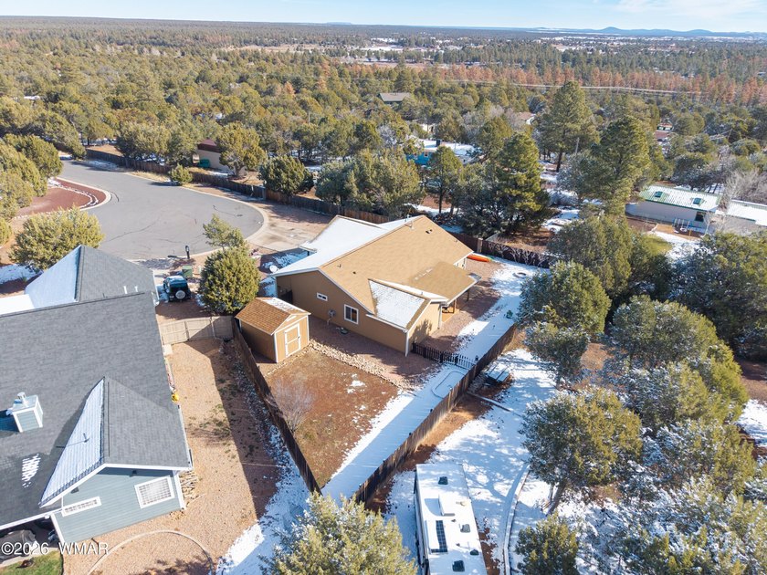 MOTIVATED SELLER!! Welcome to your Four Seasons retreat in - photo 23