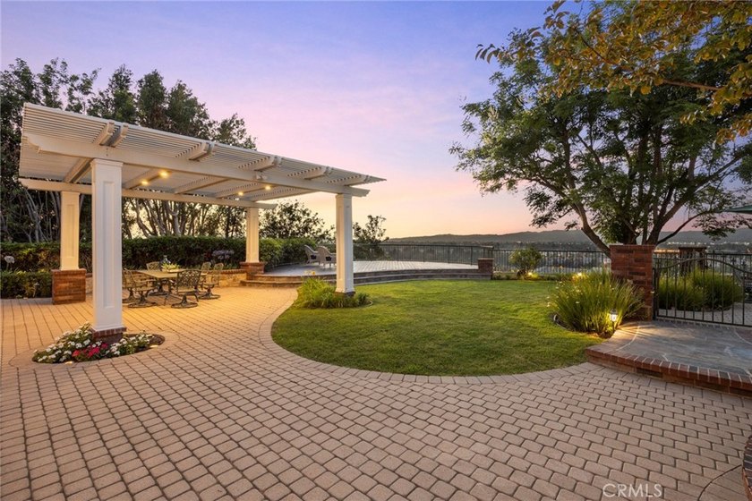 2061 Skyline Dr - photo 24