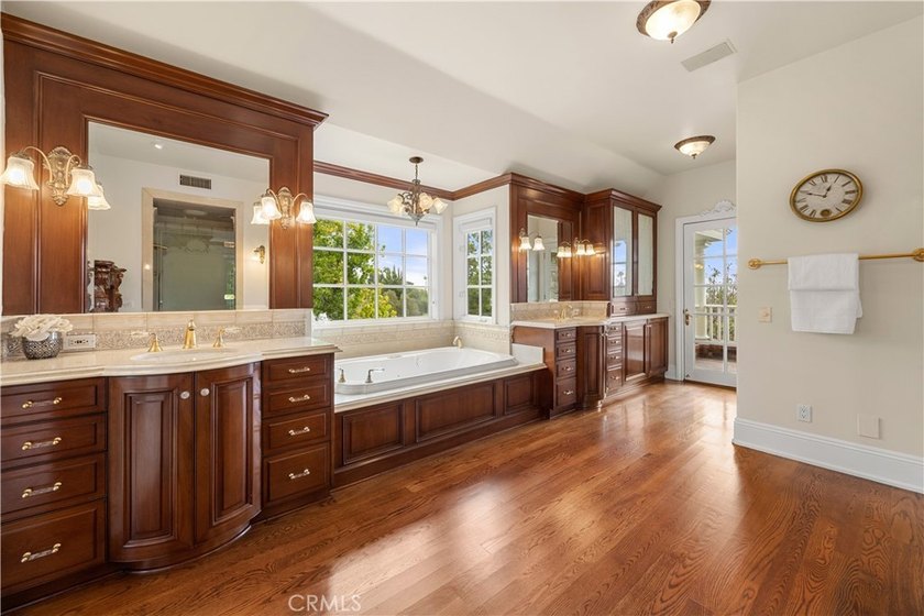 2061 Skyline Dr - photo 35