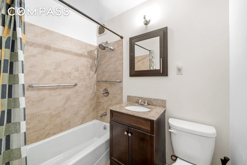 Welcome to the epitome of urban elegance at MeadowWood at - photo 8