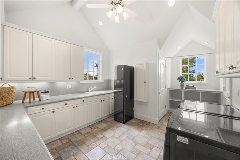 2061 Skyline Dr - photo 49