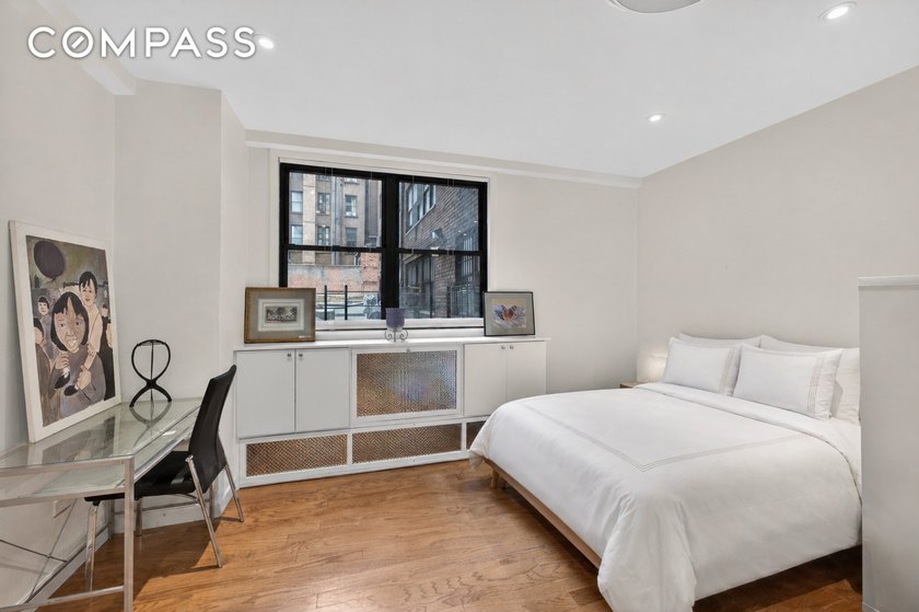 Extra large, convertible one bedroom apartment in a full service - photo 3