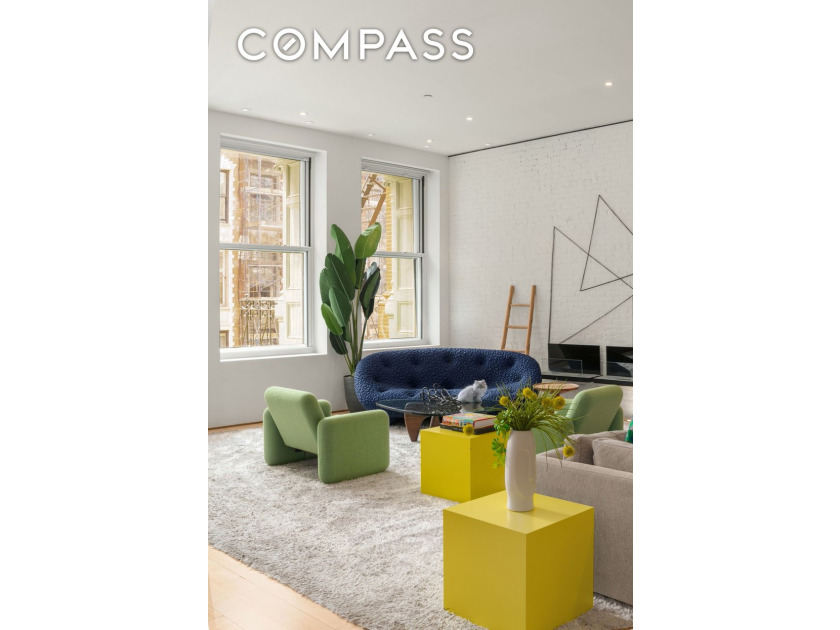A full-floor loft in the heart of SoHo, this expansive 3-bedroom - photo 4
