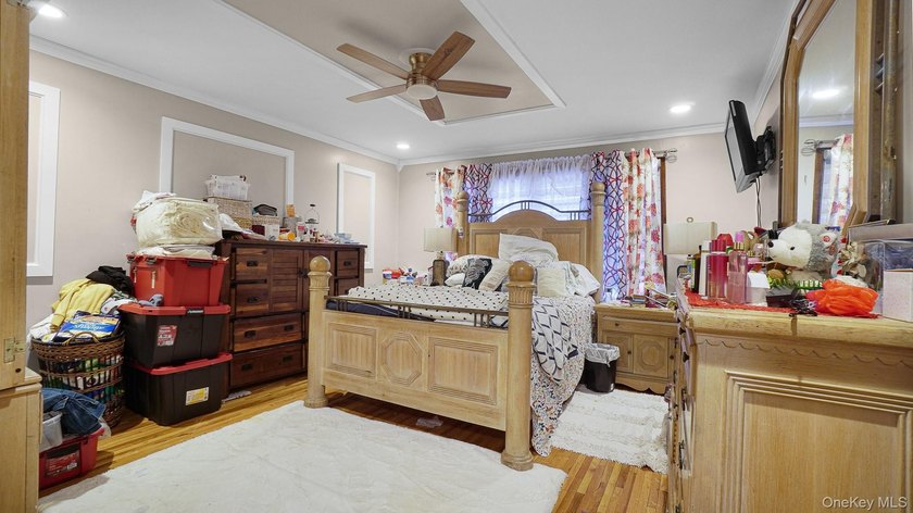 Welcome to this spacious Hi-Ranch in the heart of Bellmore - photo 11