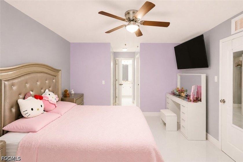 A beautiful and well-located home in the heart of Cape Coral! - photo 22