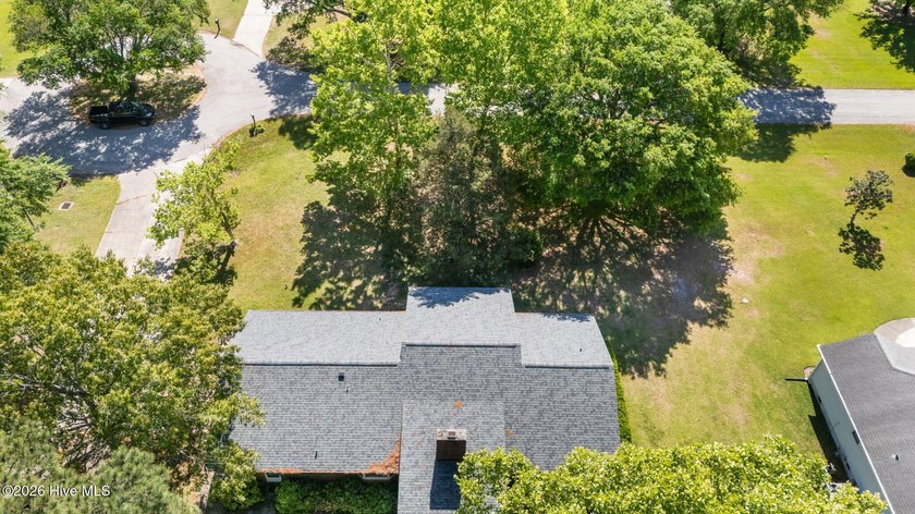 Tucked away on a quiet cul de sac just minutes from downtown New - photo 16