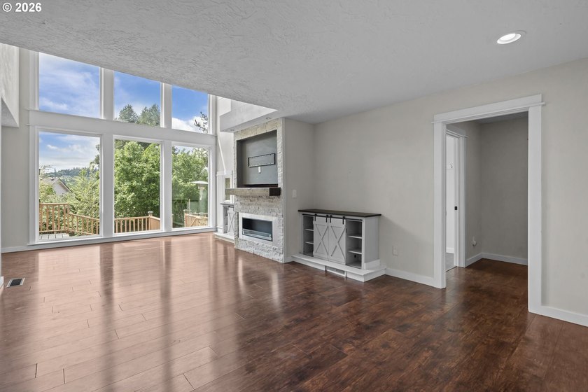 4 bed, 2.5-bath home offering 2,386 sq ft of thoughtfully - photo 18
